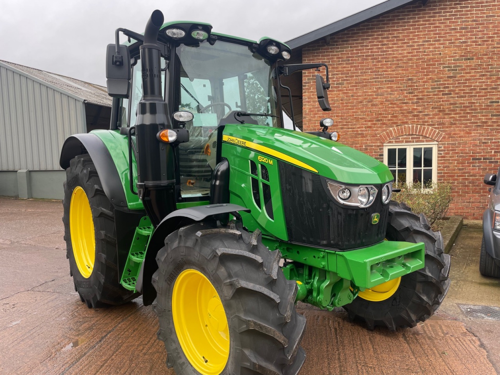 John Deere 6120M