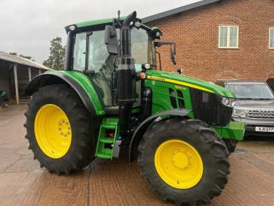John Deere 6120M