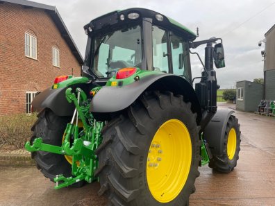 John Deere 6120M