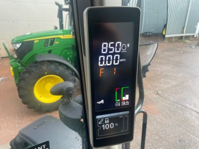 John Deere 6120M