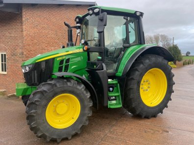 John Deere 6120M