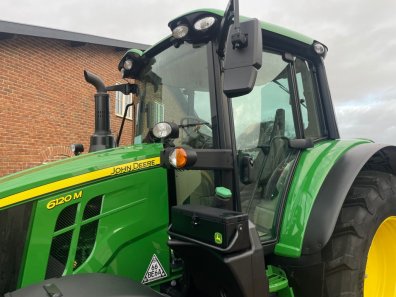 John Deere 6120M