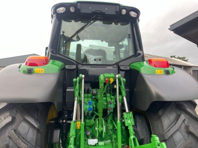 John Deere 6120M