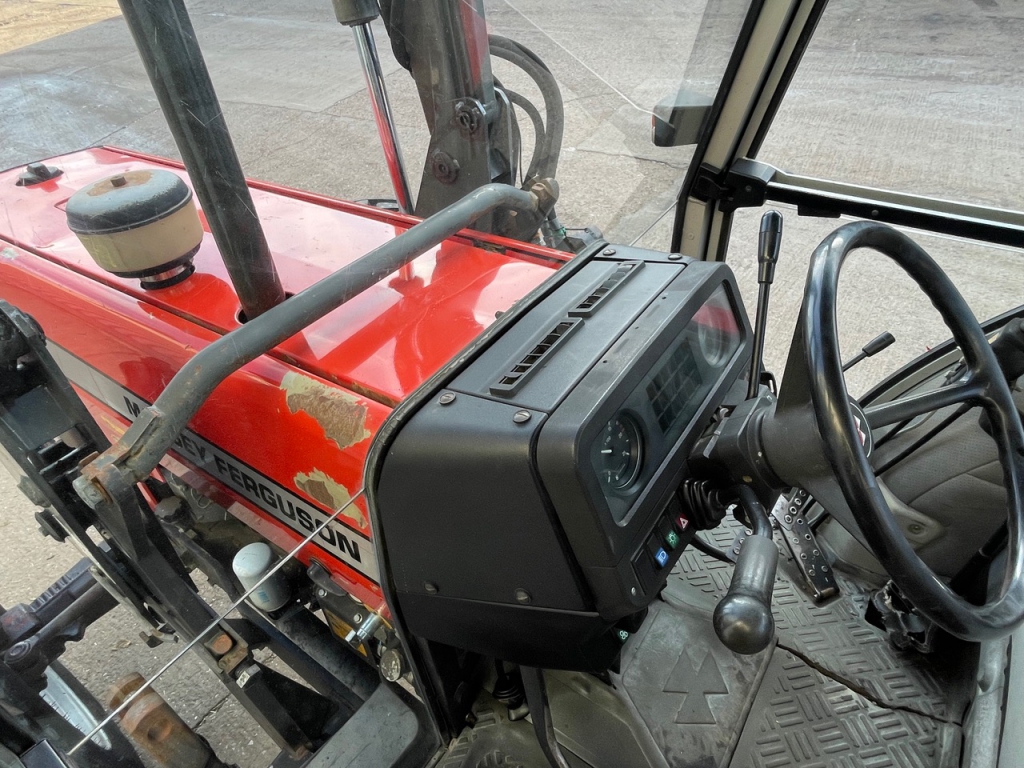 Massey Ferguson 399