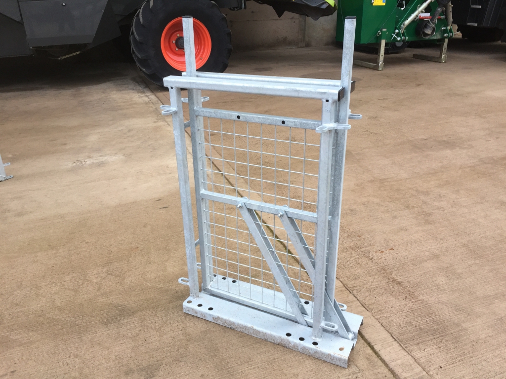 Condon Engineering tilt and slide sheep race gate