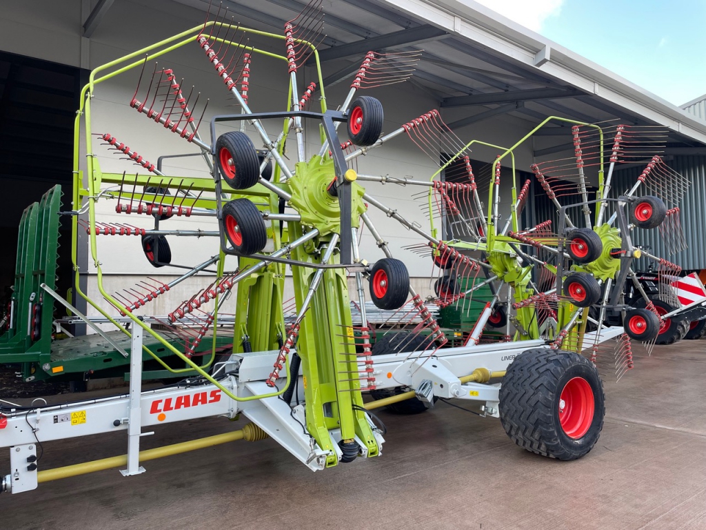 Claas Liner 3600 4 rotor rake