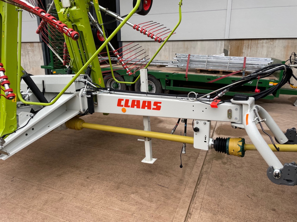 Claas Liner 3600 4 rotor rake