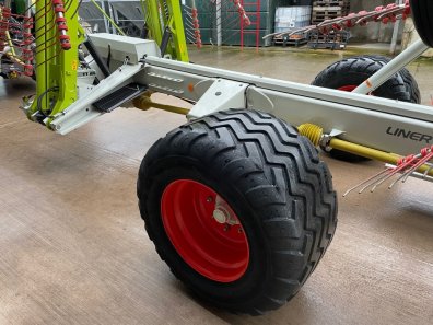 Claas Liner 3600 4 rotor rake