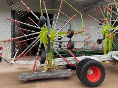 Claas Liner 3600 4 rotor rake