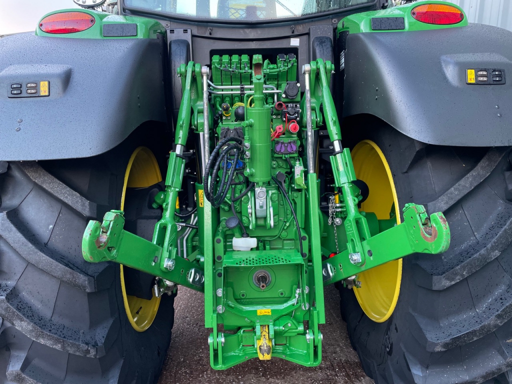 John Deere 6215R Ultimate Edition