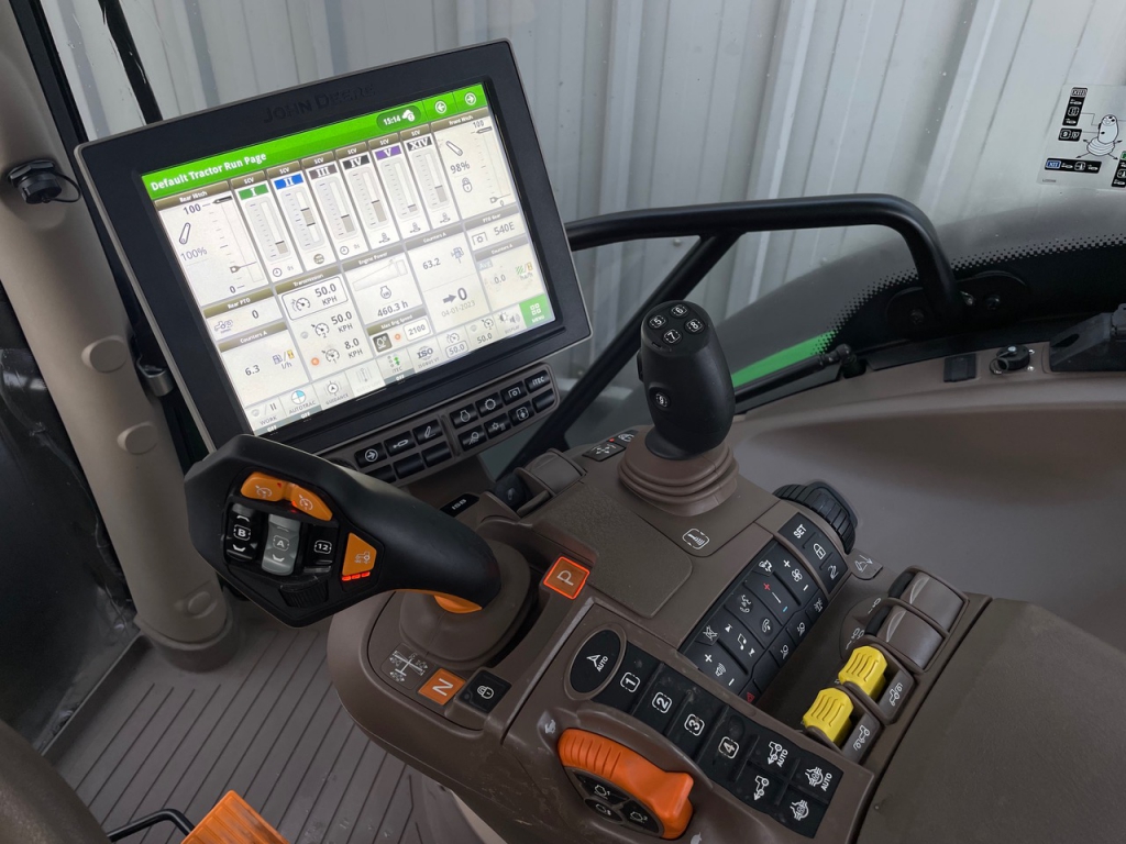 John Deere 6215R Ultimate Edition