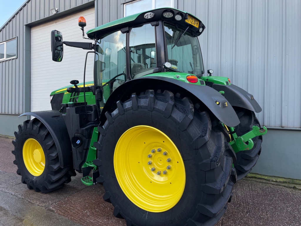 John Deere 6215R Ultimate Edition