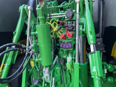John Deere 6215R Ultimate Edition
