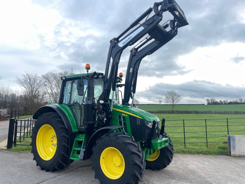 John Deere 6120M