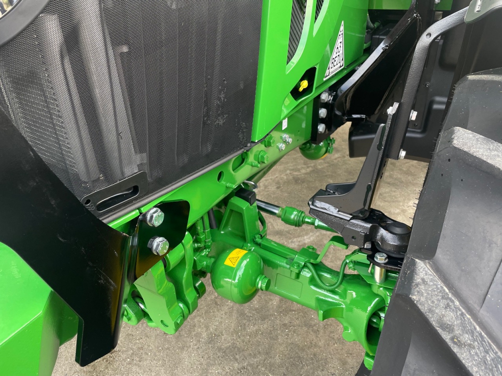John Deere 6120M