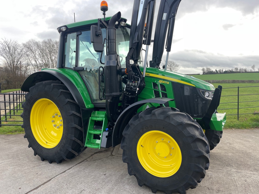 John Deere 6120M