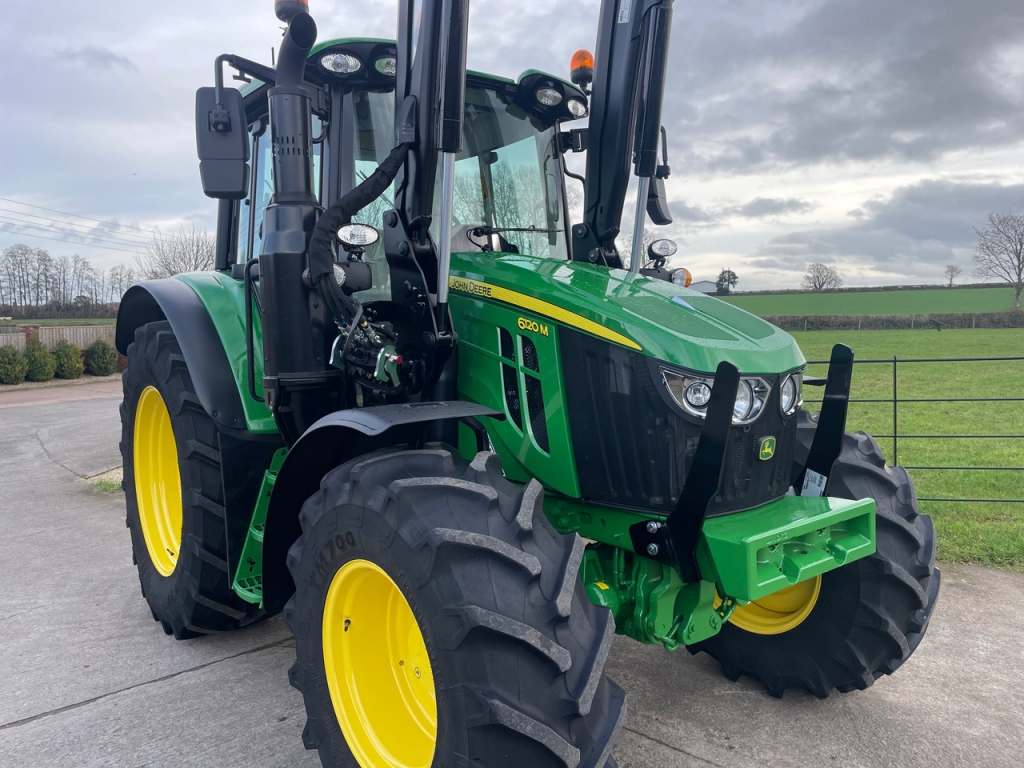 John Deere 6120M