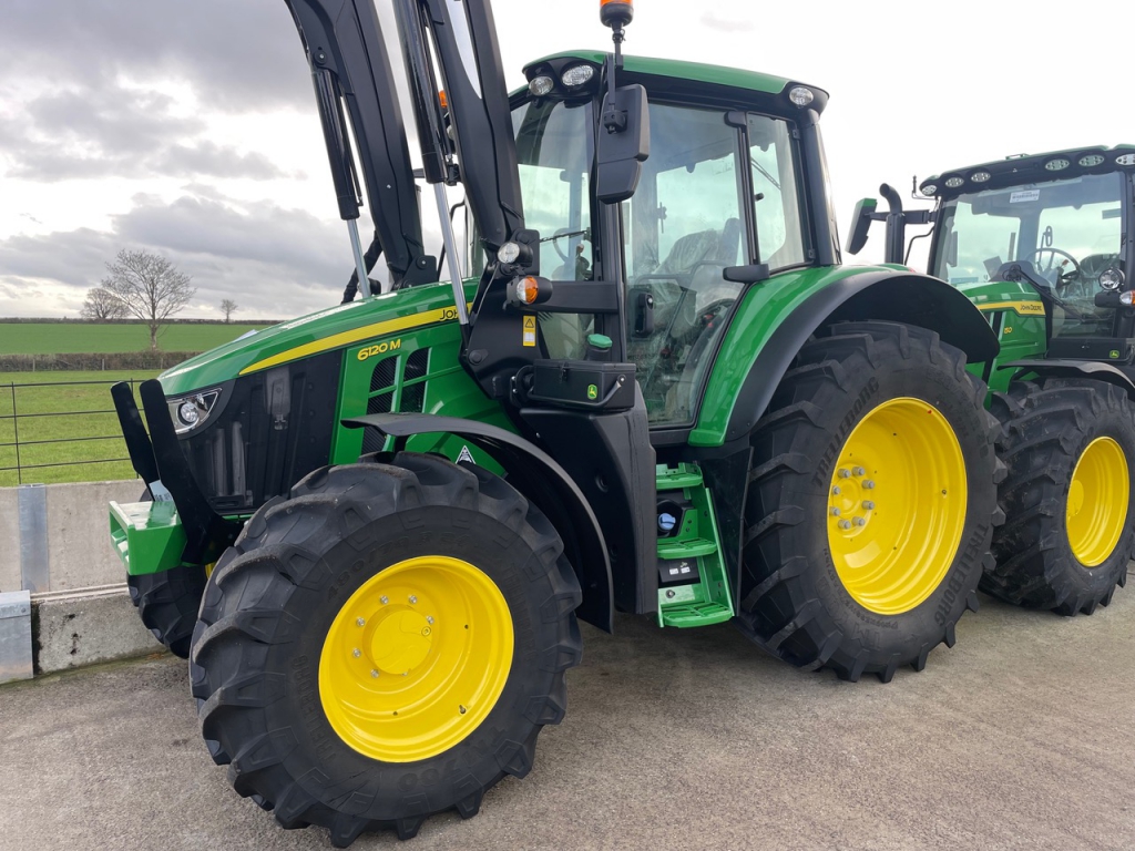 John Deere 6120M