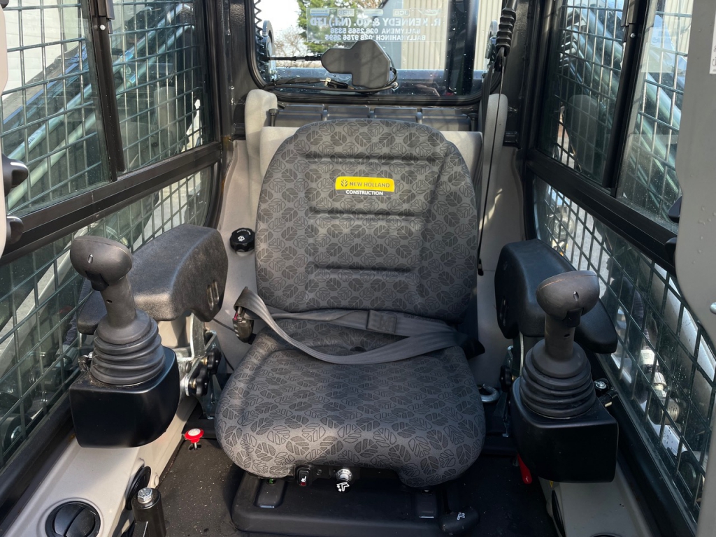 New Holland C337 skid steer