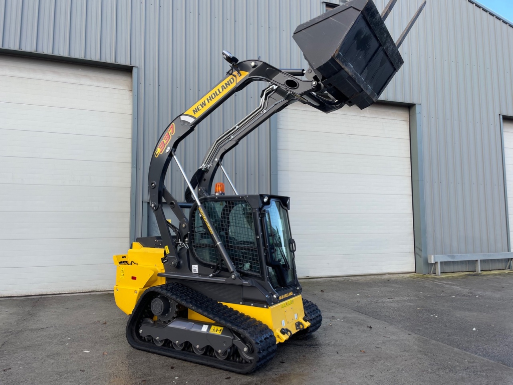 New Holland C337 skid steer
