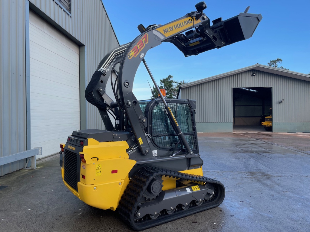 New Holland C337 skid steer