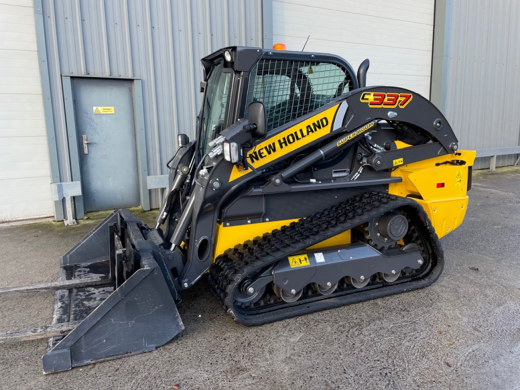 New Holland C337 skid steer