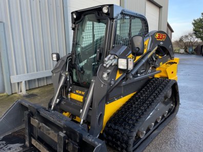 New Holland C337 skid steer
