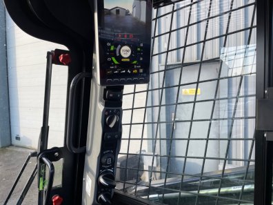 New Holland C337 skid steer