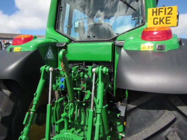 John Deere 6830