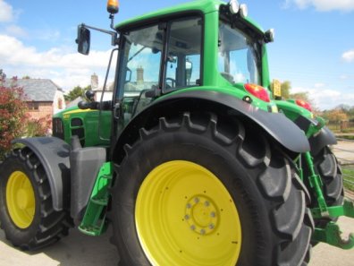 John Deere 6830