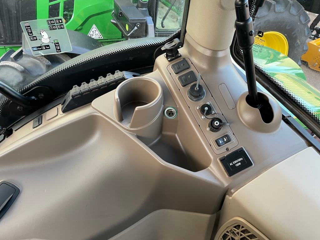 John Deere 6155R