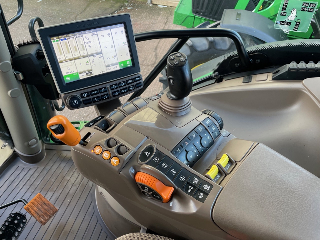 John Deere 6155R