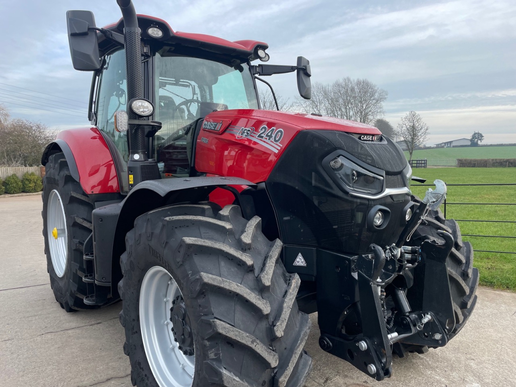 Case CVX 240