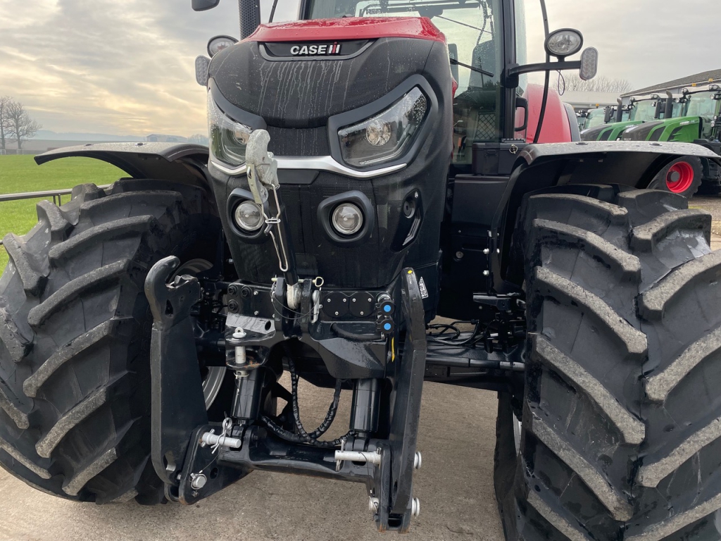 Case CVX 240
