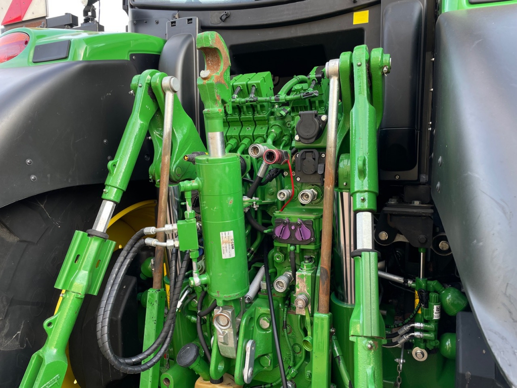 John Deere 6250R