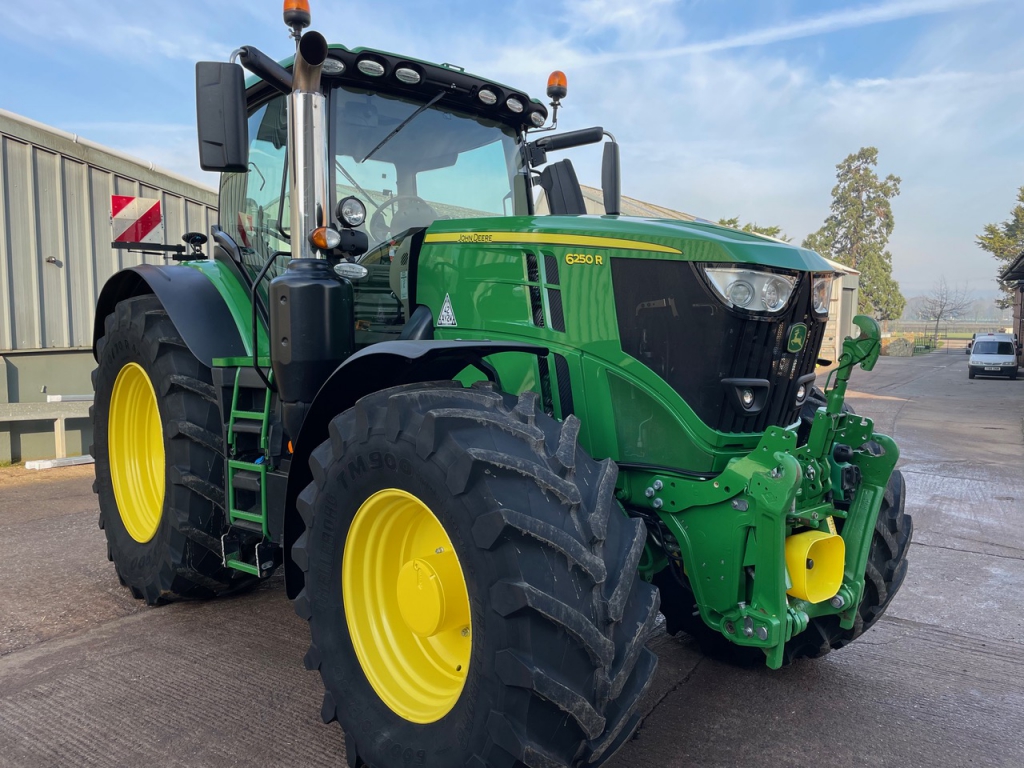 John Deere 6250R