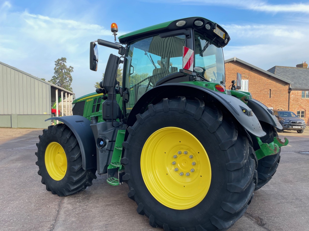 John Deere 6250R