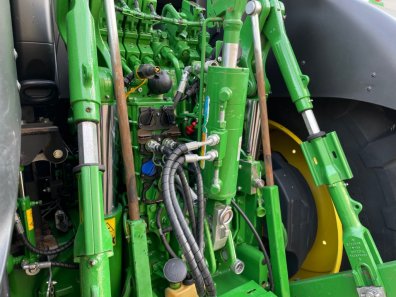 John Deere 6250R
