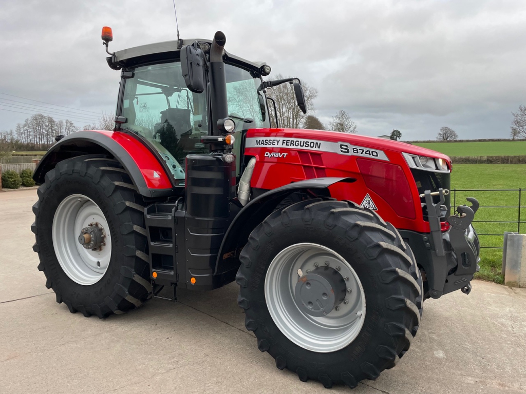 Massey Ferguson 8740S