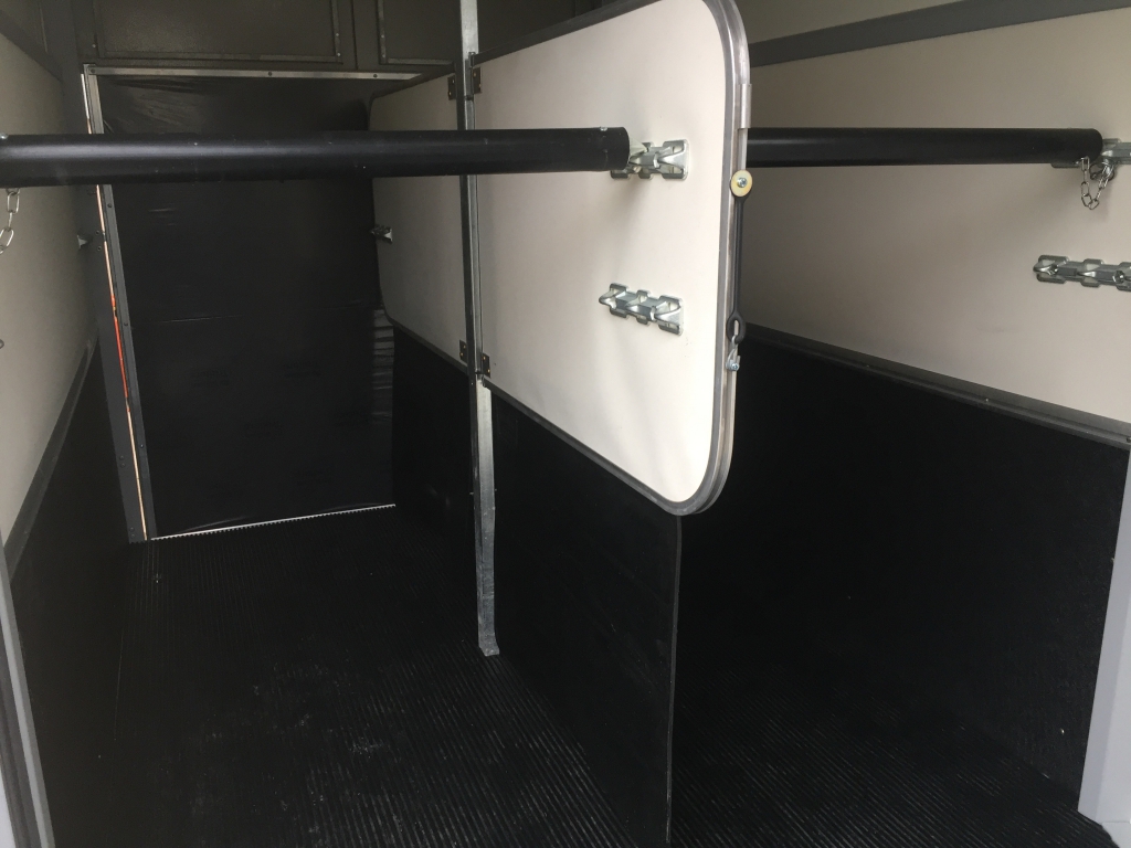 Ifor Williams HB511 horse box trailer
