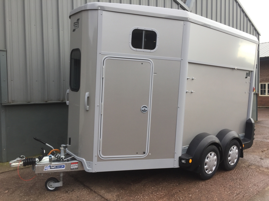 Ifor Williams HB511 horse box trailer