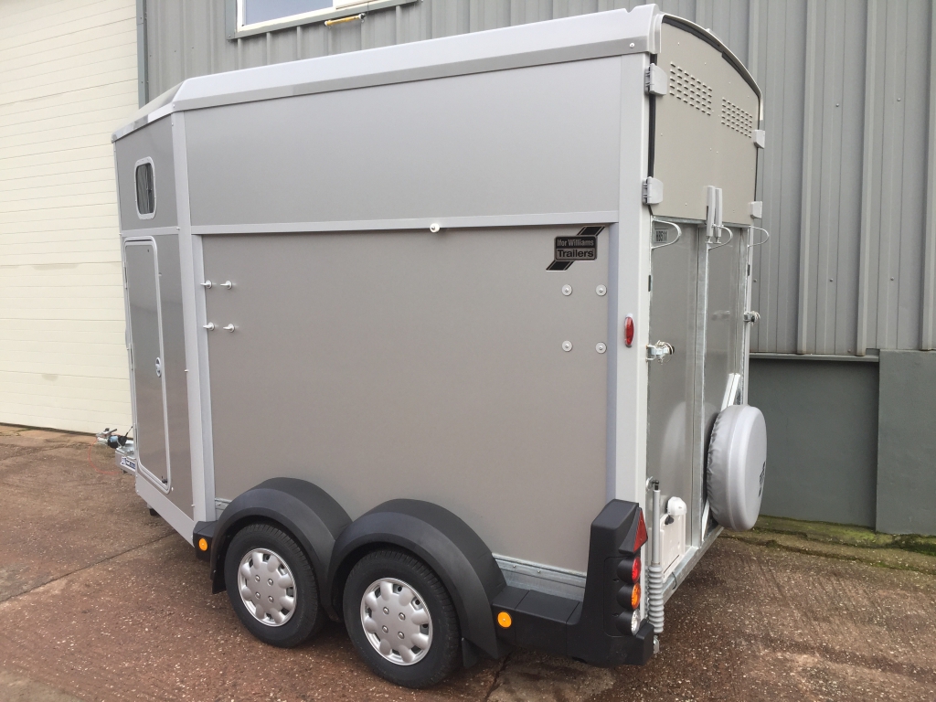 Ifor Williams HB511 horse box trailer