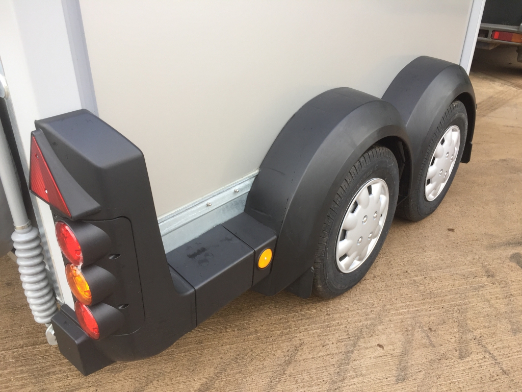 Ifor Williams HB511 horse box trailer