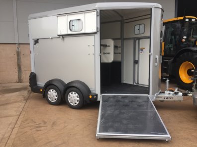 Ifor Williams HB511 horse box trailer