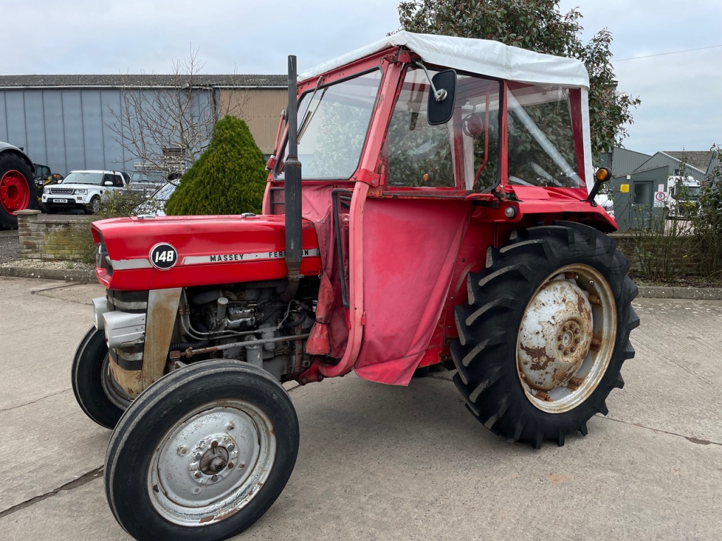 Massey Ferguson 148