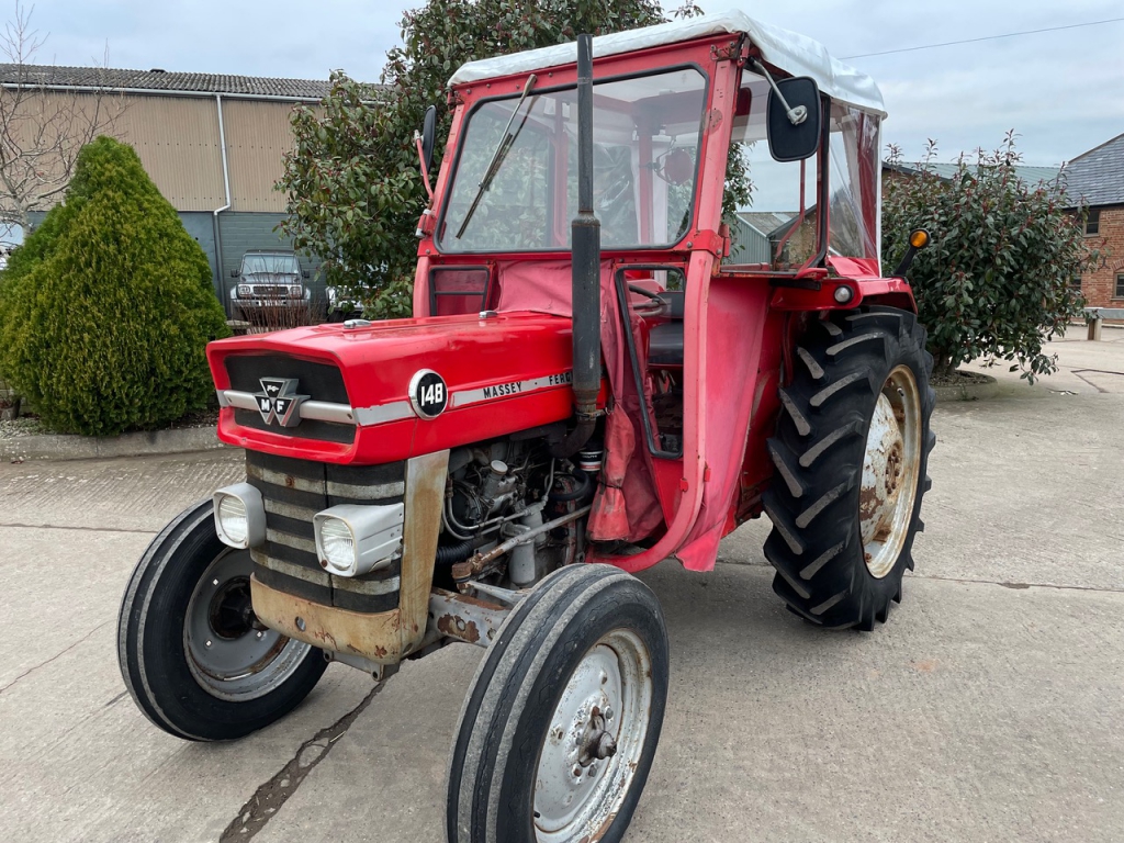 Massey Ferguson 148