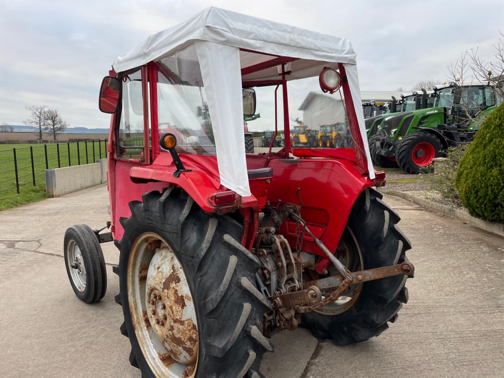 Massey Ferguson 148