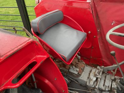 Massey Ferguson 148