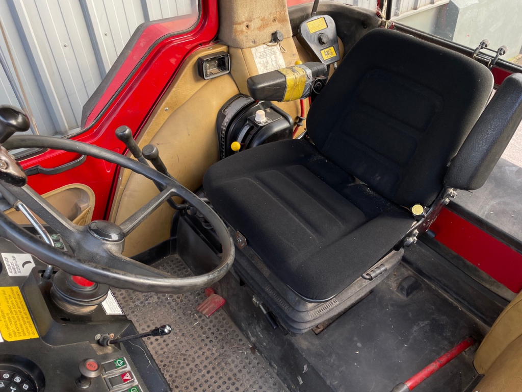 International 956XL