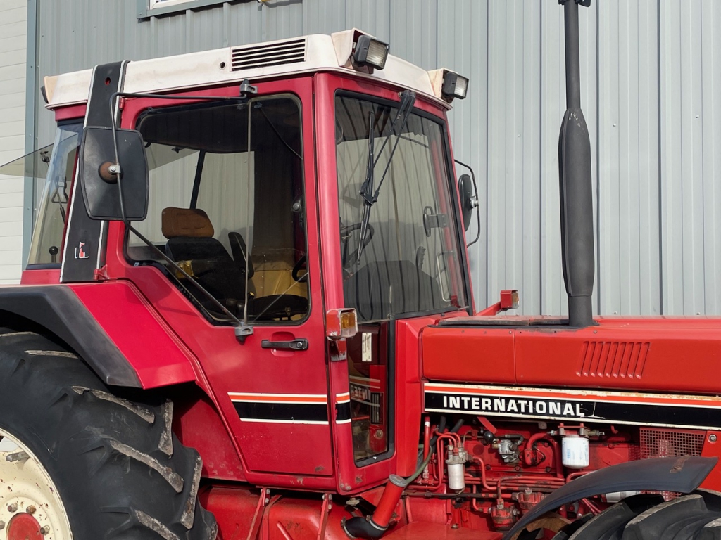 International 956XL